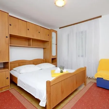 Milan 아파트 로고즈니차