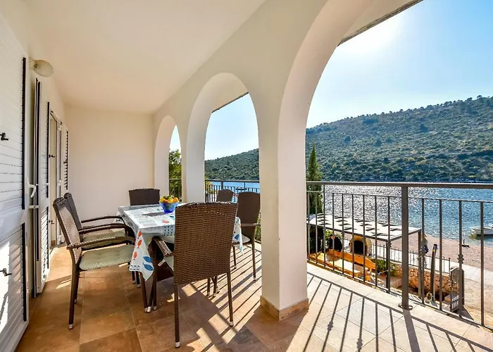 Daire Milan Rogoznica (Sibenik-Knin)